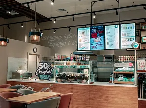 Барная стойка и мебель для кафе-пекарни Cinnabon в Санкт-Петербурге Фото 12