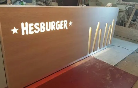 Производство барной стойки для бургерного ресторана Hesburger