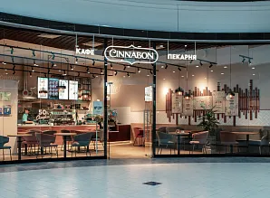 Барная стойка и мебель для кафе-пекарни Cinnabon в Санкт-Петербурге Фото 2