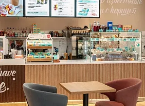 Барная стойка и мебель для кафе пекарни Cinnabon в ТРК «Лето» Санкт-Петербург Фото 15