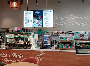 Барная стойка и мебель для кафе-пекарни Cinnabon в ТРЦ Экопарк в Санкт-Петербурге Фото 15
