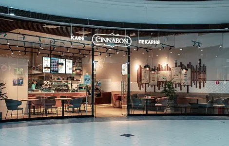 Барная стойка и мебель для кафе-пекарни Cinnabon в Санкт-Петербурге