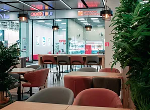 Барная стойка и мебель для кафе-пекарни Cinnabon в ТРЦ Экопарк в Санкт-Петербурге Фото 29