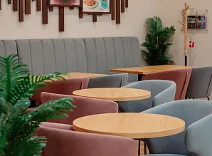 Барная стойка и мебель для кафе пекарни Cinnabon в ТРЦ МЕГА Дыбенко Фото 31