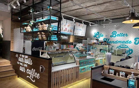 Производство мебели и барной стойки для кафе-пекарни Cinnabon на Лиговском