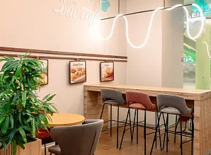 Барная стойка и мебель для кафе-пекарни Cinnabon в ТЦ «Парк Молл» в Санкт-Петербурге Фото 19