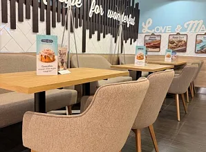 Мебель для кафе-пекарни Cinnabon в ТРЦ МЕГА Теплый Стан Фото 9
