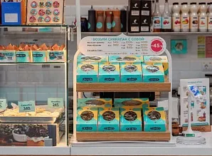 Барная стойка и мебель для кафе пекарни Cinnabon в ТРЦ МЕГА Дыбенко Фото 27