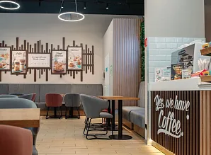Барная стойка и мебель для кафе пекарни Cinnabon в ТРК «Лето» Санкт-Петербург Фото 41