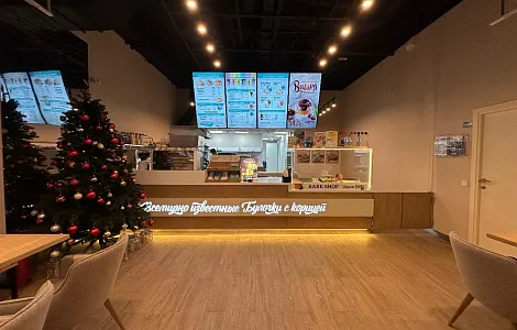 Барная стойка и мебель для кафе-пекарни Cinnabon в ТРК «Атриум»