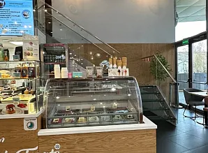 Производство барной стойки и нестандартной мебели для кафе-пекарни Cinnabon в ТРК Мозаика Фото 4