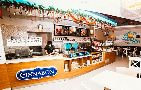 Барная стойка для кафе-пекарни CINNABON на Васильевском острове