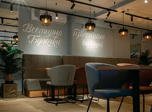 Барная стойка и мебель для кафе-пекарни Cinnabon на Среднем проспекте В.О. Фото 16