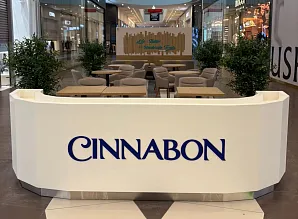 Барная стойка и мебель для кафе-пекарни Cinnabon в ТРЦ Галерея Санкт-Петербург Фото 2