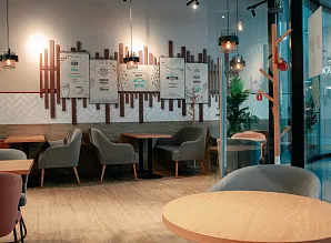 Барная стойка и мебель для кафе-пекарни Cinnabon в Санкт-Петербурге Фото 8