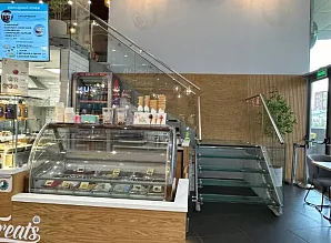 Производство барной стойки и нестандартной мебели для кафе-пекарни Cinnabon в ТРК Мозаика Фото 5