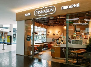 Барная стойка и мебель для кафе-пекарни Cinnabon в ТЦ Жемчужная Плаза Фото 2