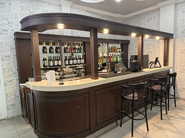 Барная стойка в классическом стиле